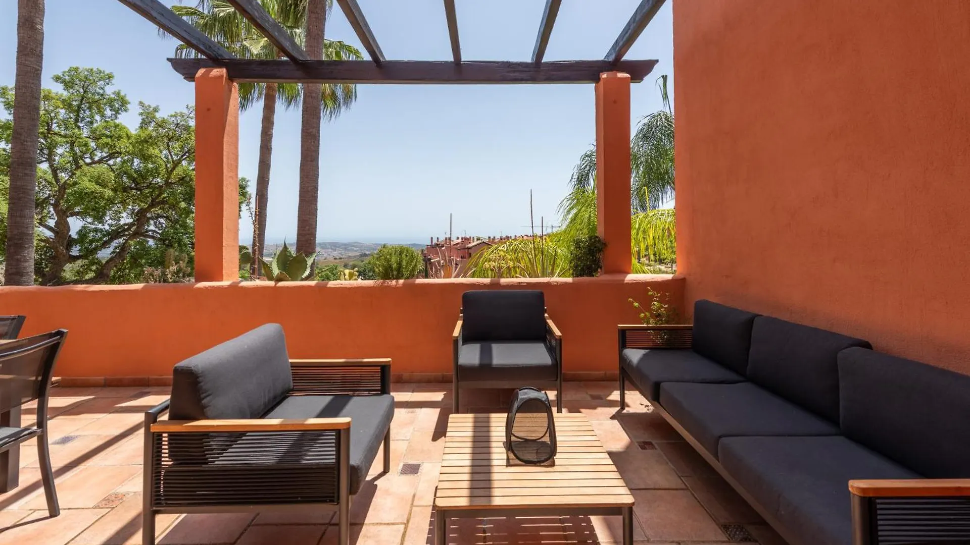 民宿 欧赫恩Penthouse El Soto De Marbella公寓